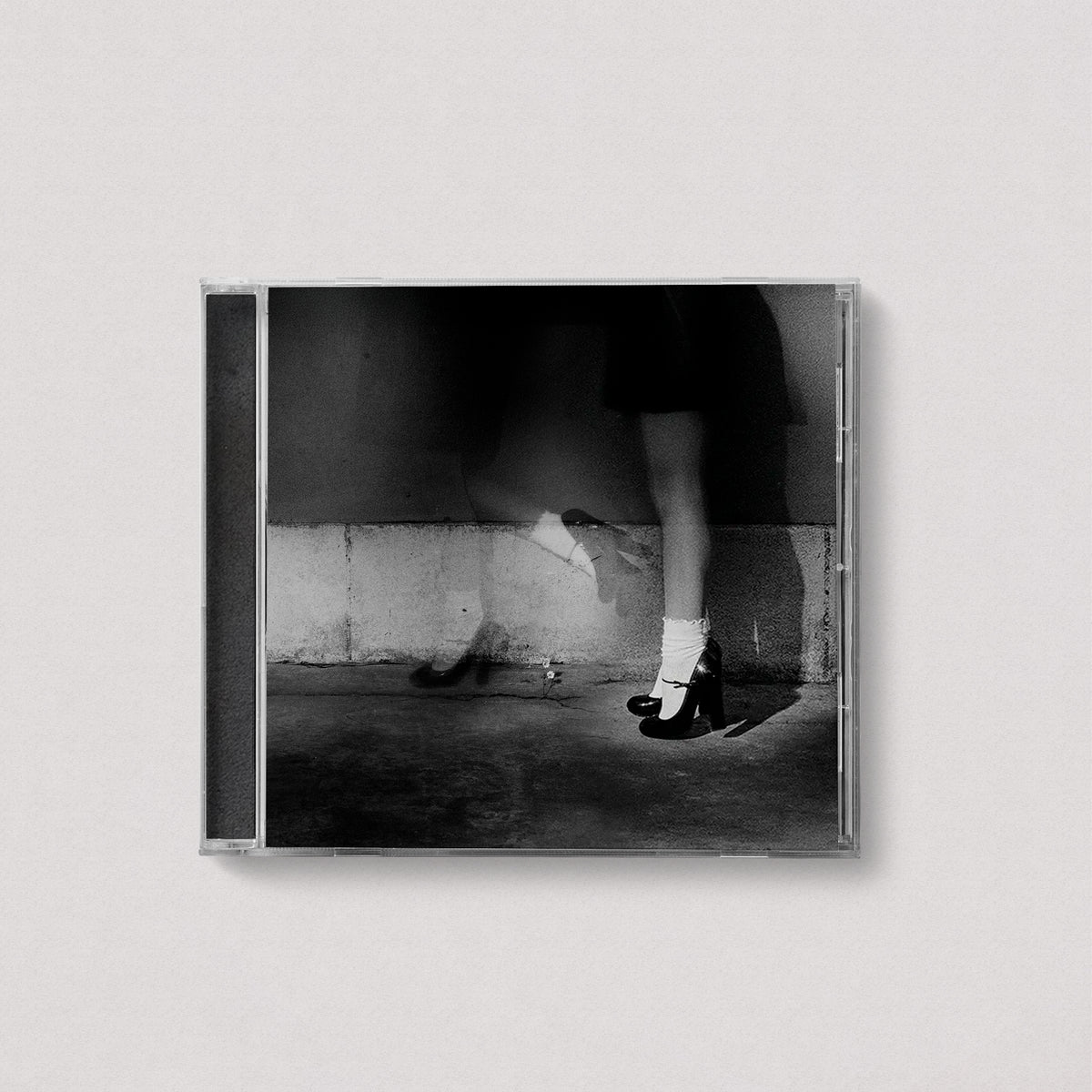 Ariana Grande - Petal (Exclusive Lenticular Cover, CD)